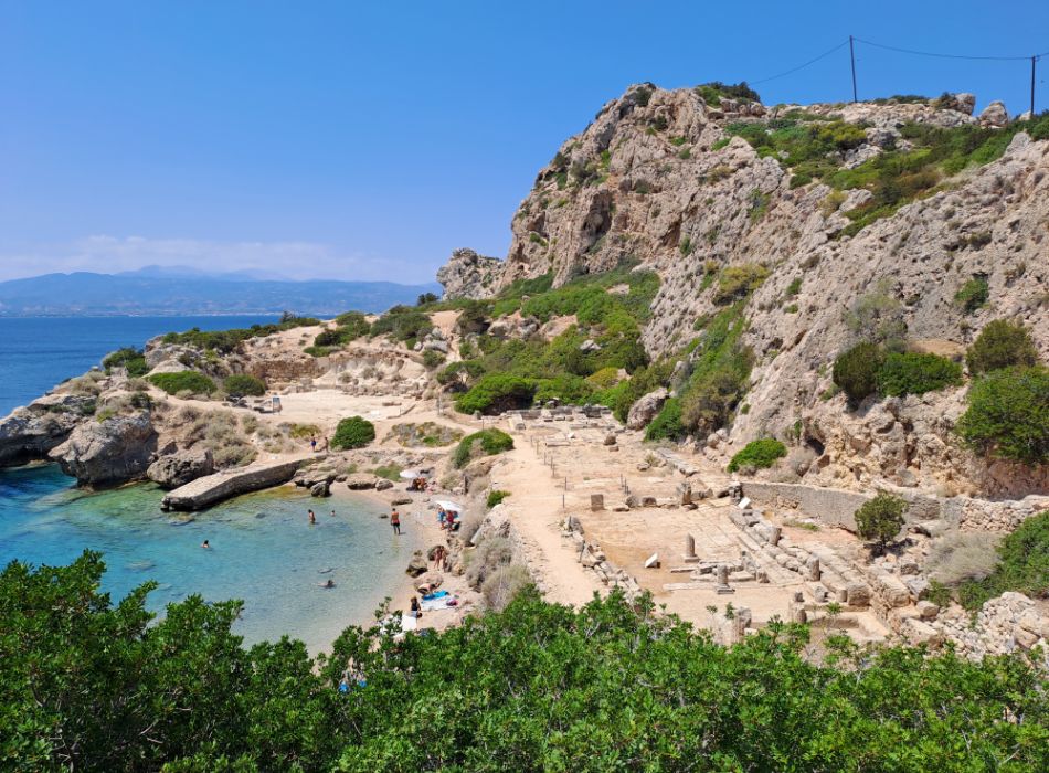 The archaeological site of Iraion near Corinth. 