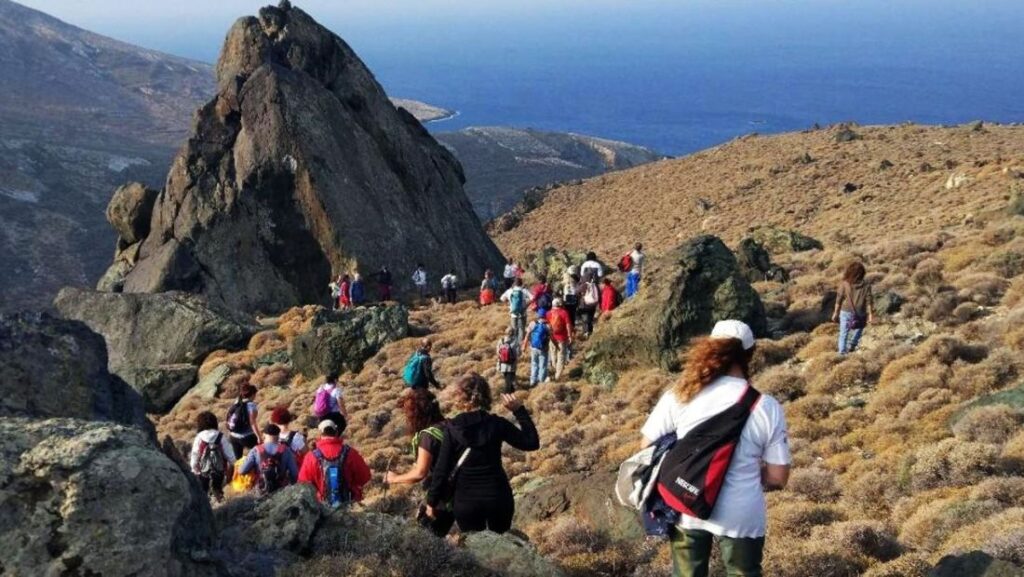 Many hikers in the north of Syros.