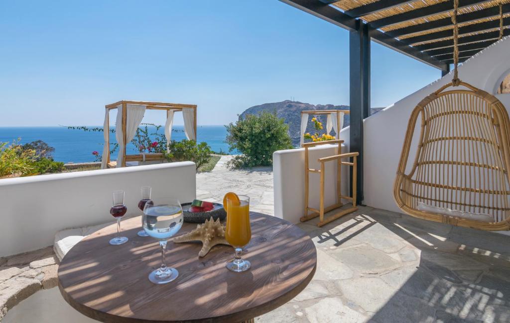 Psaravolada Hotel  in Milos Island.