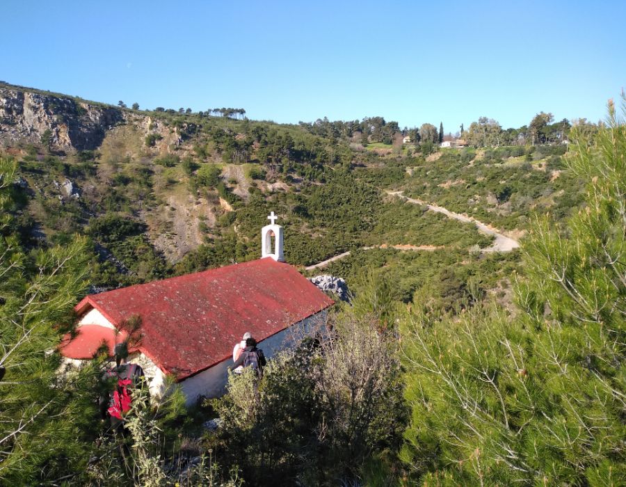 Chapel on the trail to the Marathon Dam