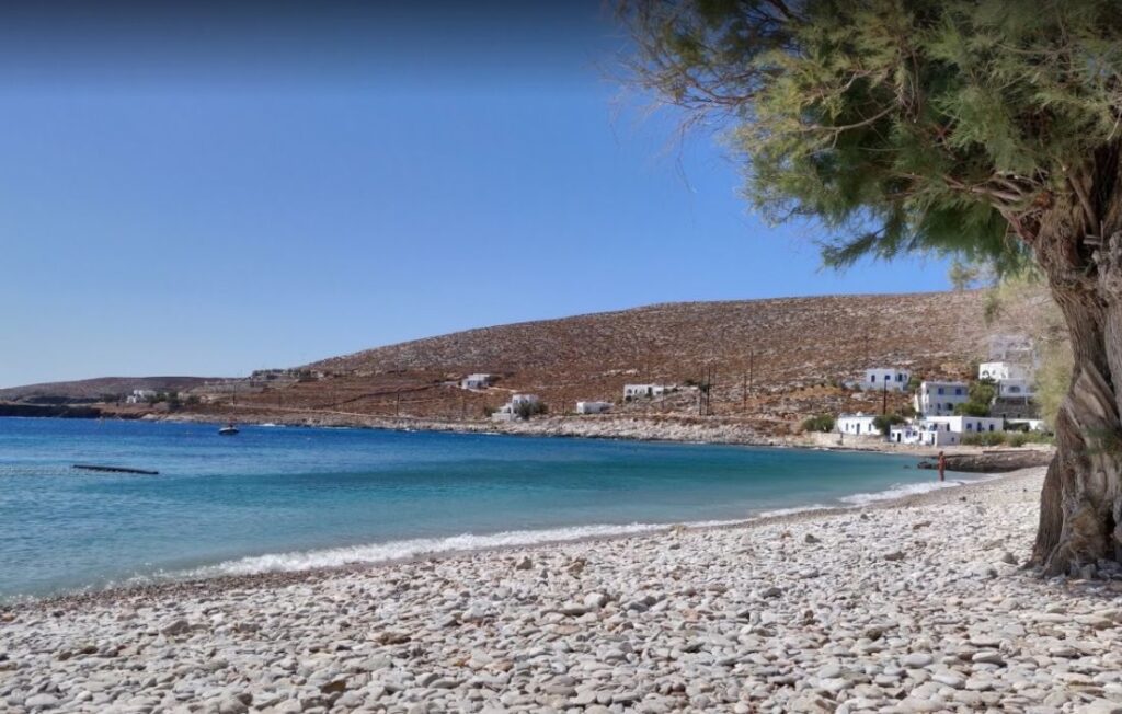 folegandros beach Chochlidia with rounds white pebbles