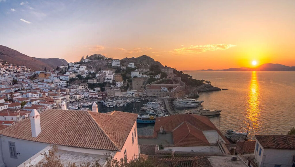 Beaituful sunset over Hydra post