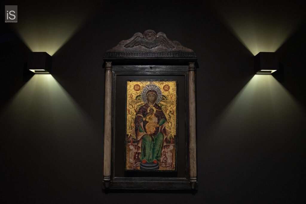 The icon of Holy Mother.