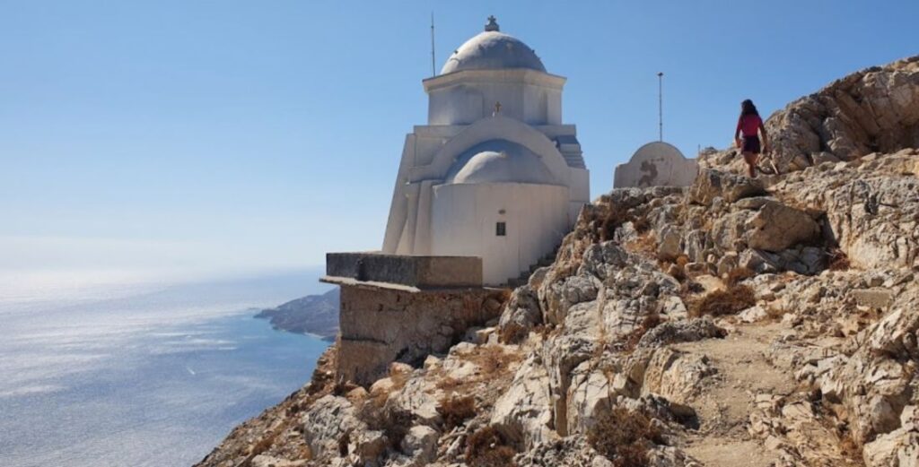  Panagia Kalamiotissa, a beautiful whitewashed chapel, built in 1715 in Anafi