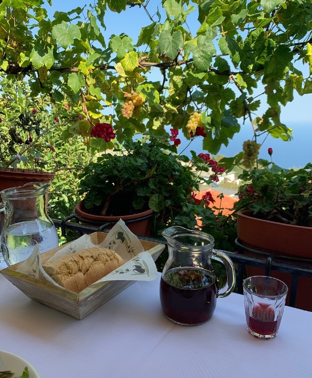 Zagora Pelion tavern with wine and bread