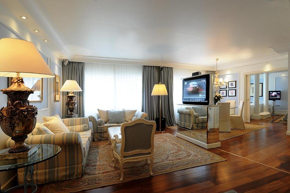 A luxurious room of the Loutraki hotel. Club-hotel-loutraki-casino-greece.