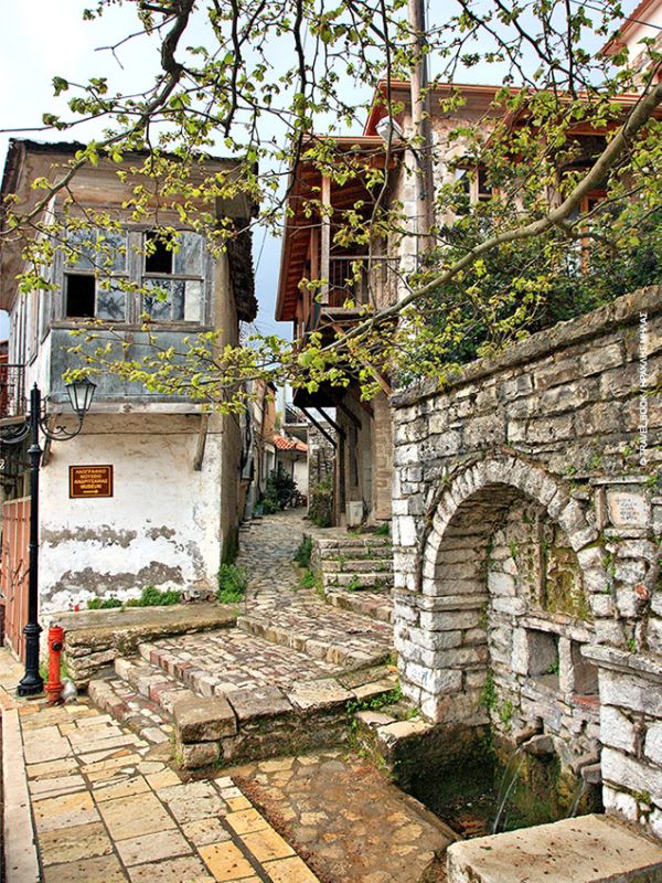 Trani Vrysi, the starting point of the hike in Andritsena