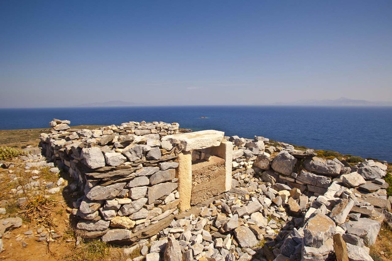 Homers Tomb with view to the sea.