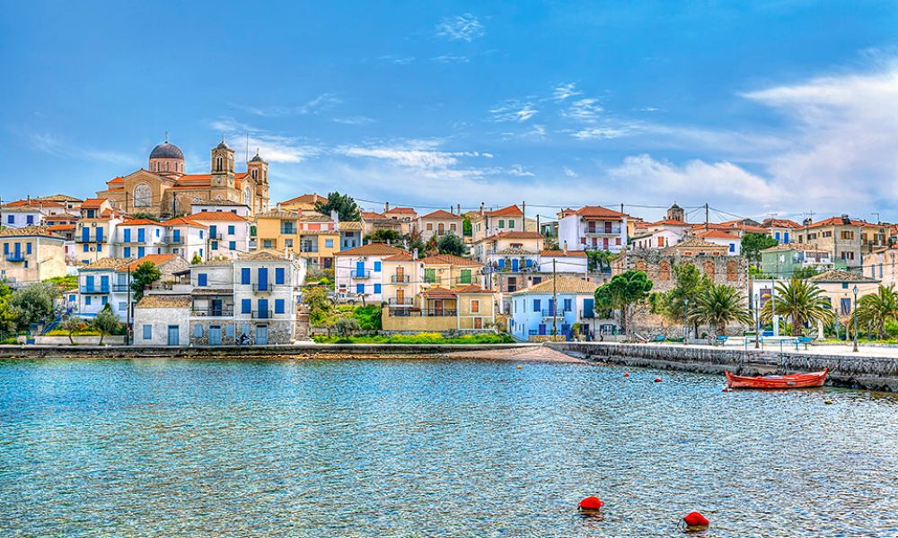 Galaxidi town with sea in a clear sky.