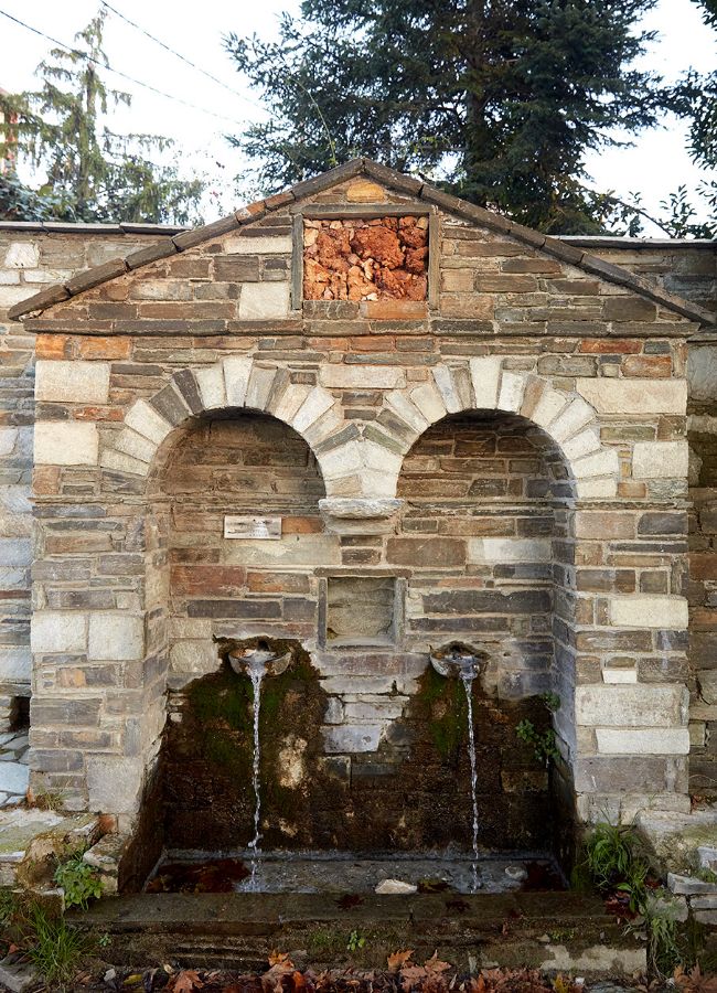 One of the many cisterns in Portaria.