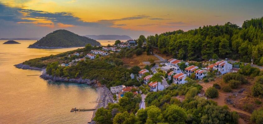 14 Best Luxury Resorts in Greece for 2024