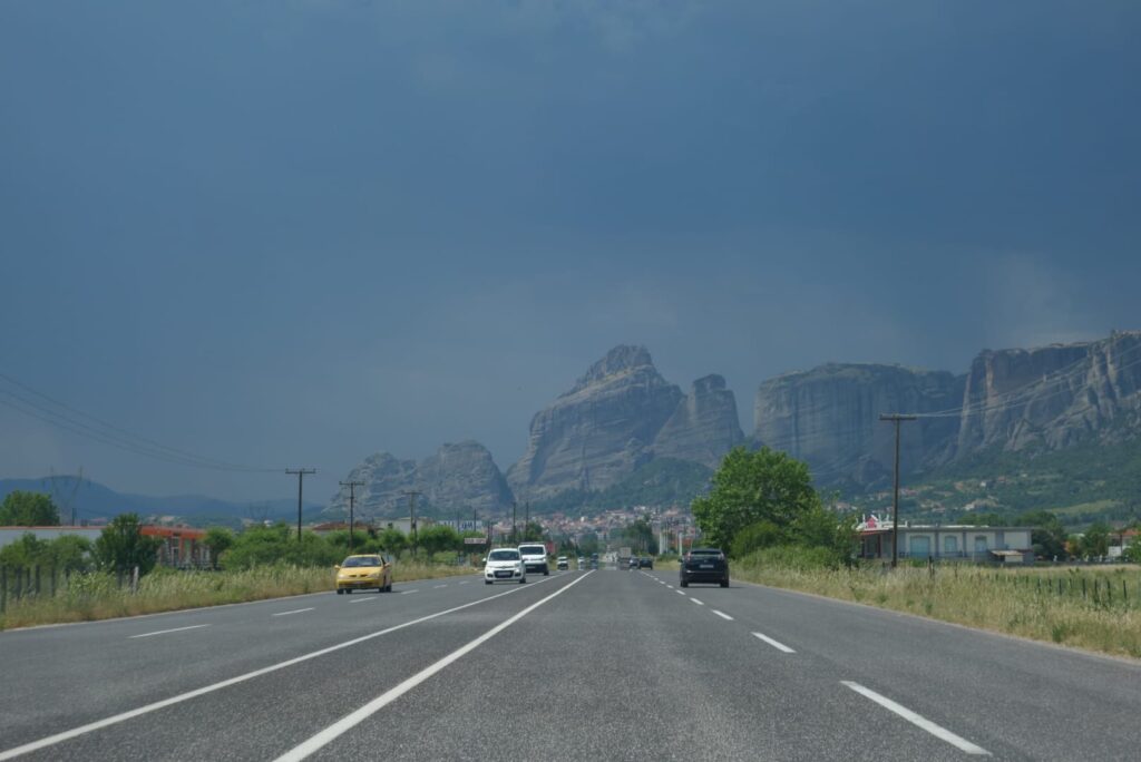 The Greek national road towards Kalampaka and Meteora rocks.