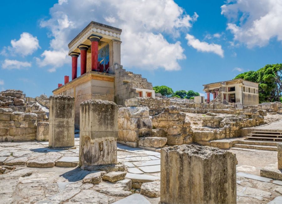 Best things to do on Crete island, Knossos Palace heraklion