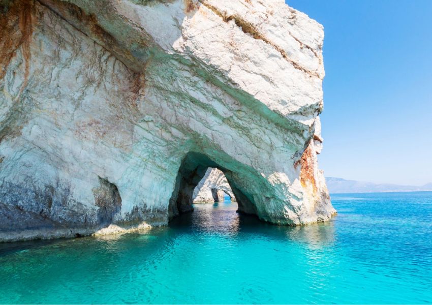 Things to do on Zakynthos Island: the blue caves