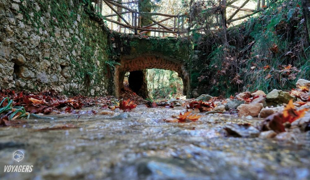 Melissa gorge with a bridge over some small stream. 