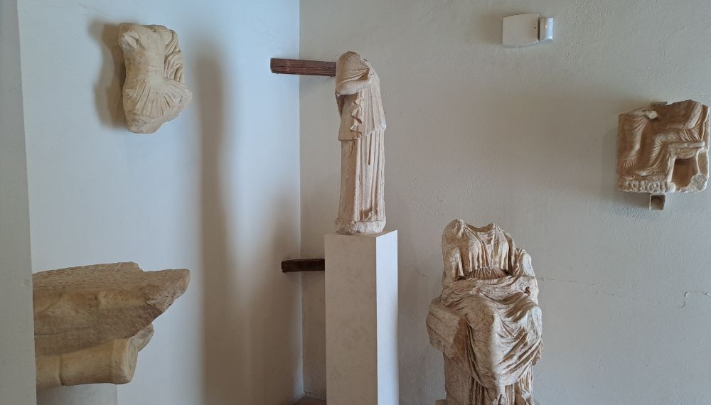 Exhibits of ancient findings in the Daphine monastery.