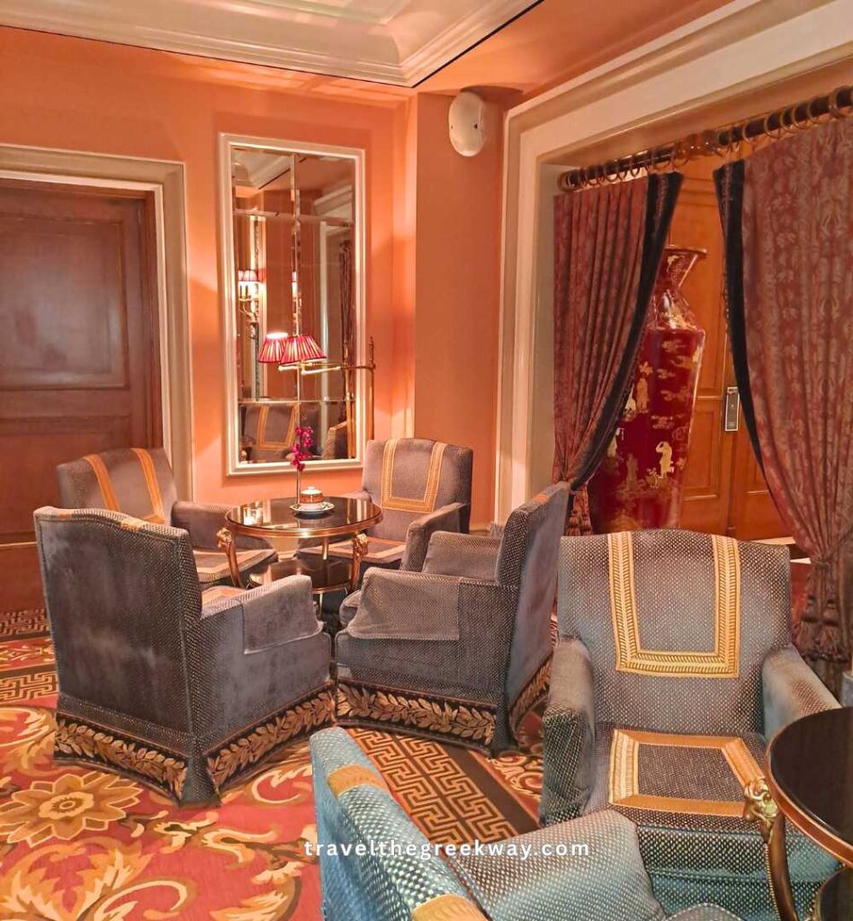 Cosy and classical sitting room in the Hotel Grande Bretagne.